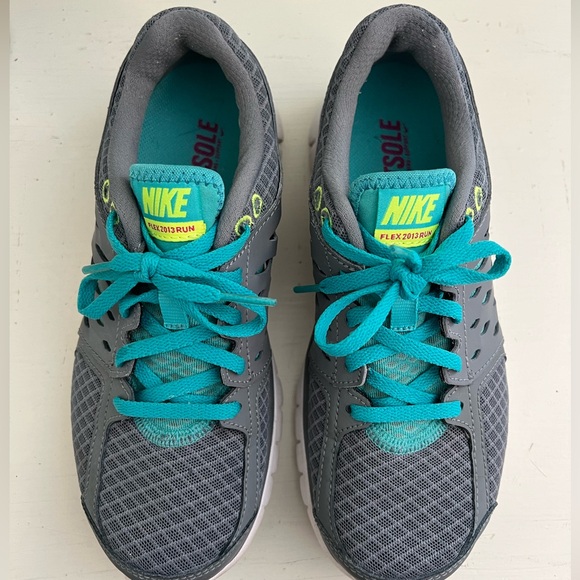 Nike flex run 2013, size 6 running shoe - Picture 3 of 6